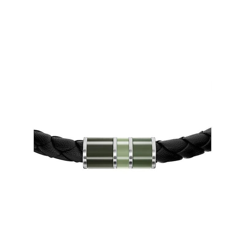 Gros plan sur le centre en acier inoxydable du bracelet Fossil Everett, émail vert et cuir noir