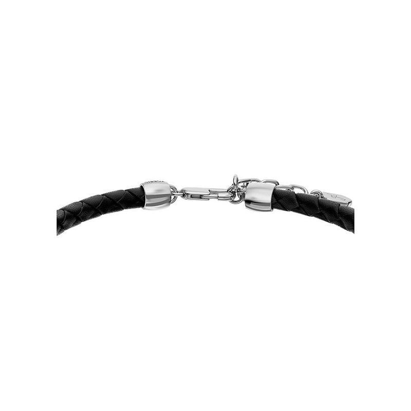 Gros plan sur le fermoir mousqueton poli du bracelet Fossil Everett avec maillons ajustables