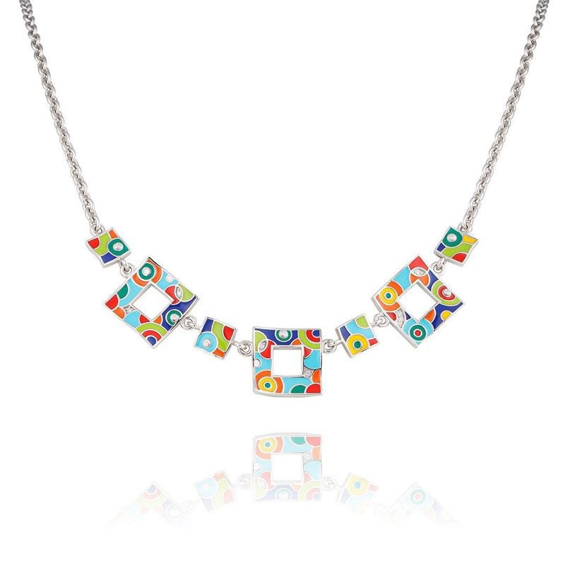 Vue de face du collier UNA STORIA Bahia en argent 925 rhodié à maillons carrés laqués multicolores
