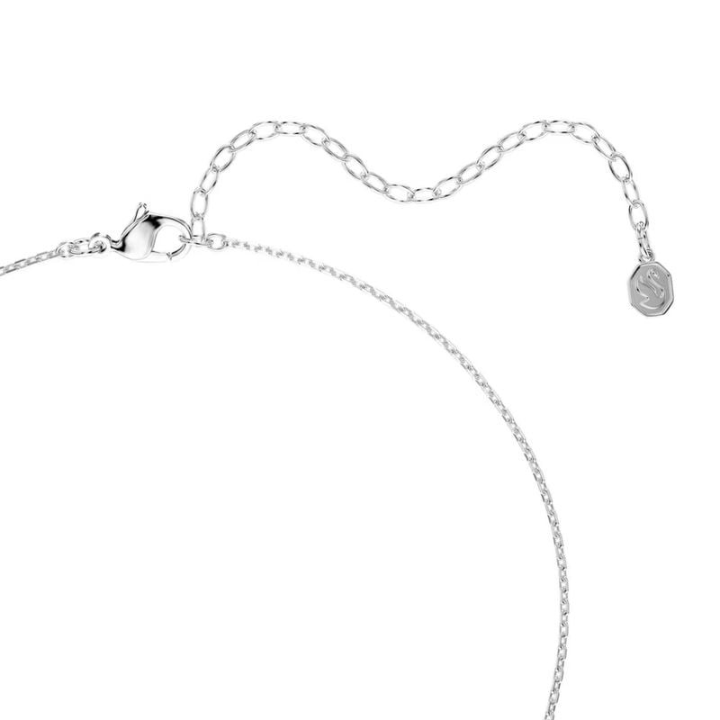 Détail du collier Swarovski Mesmera Cristal Blanc Argenté : pendentif à zircons taille marquise sur 