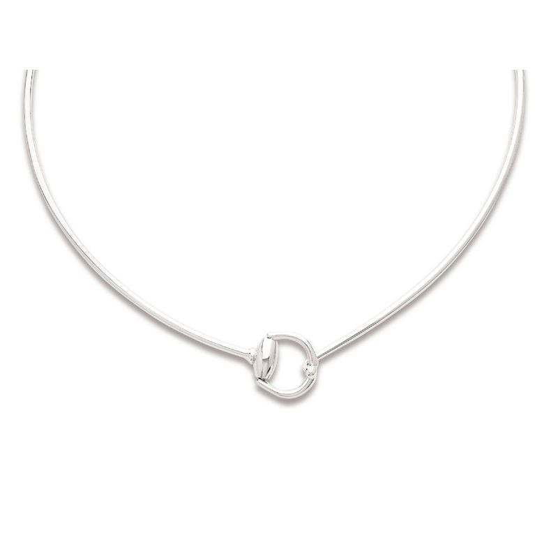 Collier rigide en argent massif poli avec motif étrier central, 2,2 mm, sur fond blanc