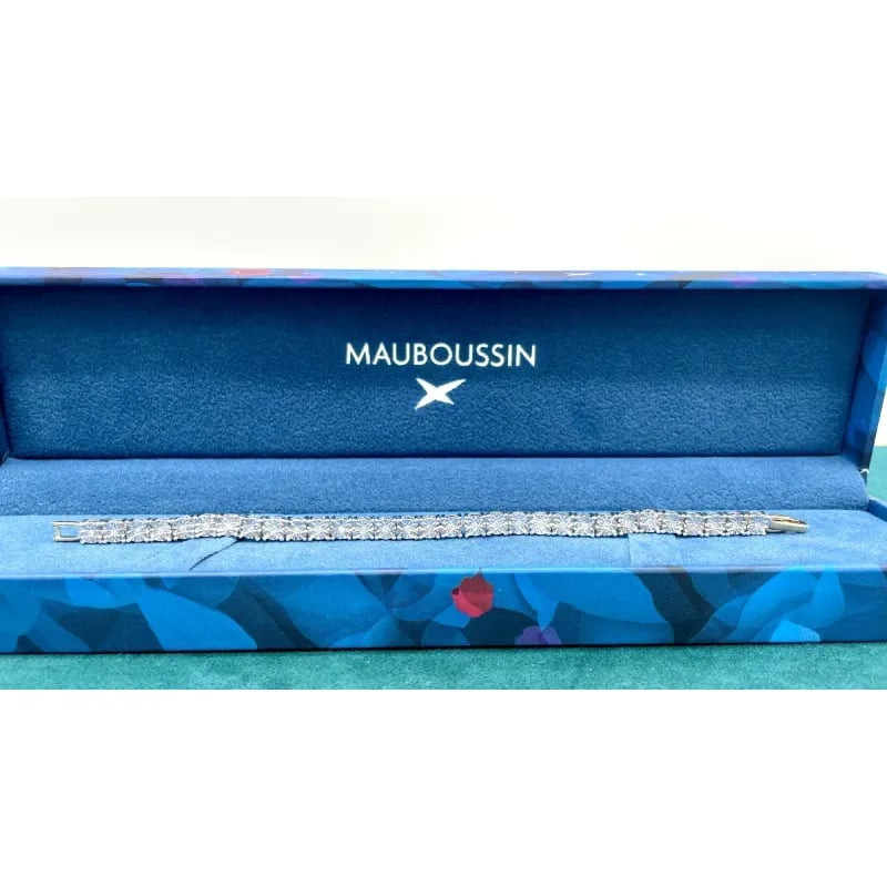 Bracelet MAUBOUSSIN Un Week-end à Cabourg en argent et diamants, photographié dans une ambiance raff