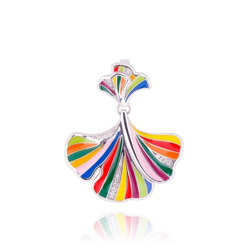 Pendentif feuille de ginkgo en argent avec émail multicolore et oxydes de zirconium sur fond blanc