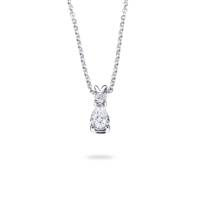 Pendentif Mauboussin Irrésistible : diamant poire et diamants d'accent sur une fine chaîne en platin