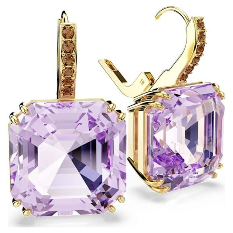 Boucles d'oreilles Pendantes Swarovski Carré Cristal Violet Plaqué Or sur fond blanc, vue de face