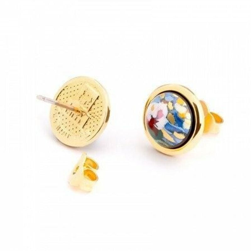 Gros plan arrière des boucles d'oreilles FREY WILLE Cabochon : tiges en plaqué or 24 kt, disques tex