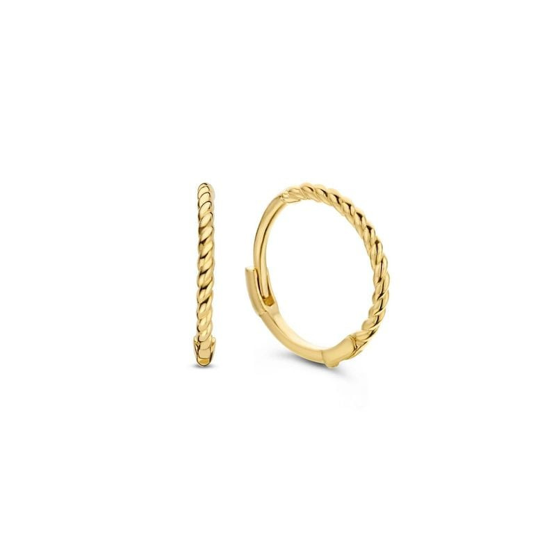 Paire de mini créoles en or 14 carats à texture torsadée, une vue de côté, sur fond blanc