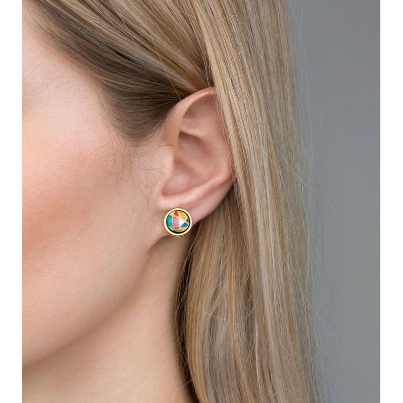 Boucles d'Oreilles Frey Wille Cabochon Heavenly Joy Émail Plaqué Or portées lors d'une soirée élégan