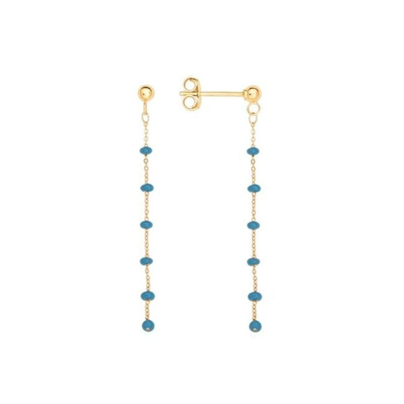 Paire de boucles d'oreilles pendantes en or jaune 18 carats, fines chaînes et boules bleues sur fond
