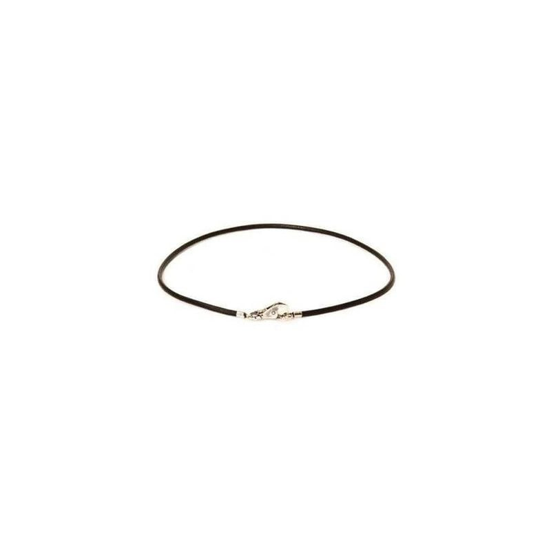 Packshot entier du collier Trollbeads en cuir noir avec fermoir argent sur fond blanc