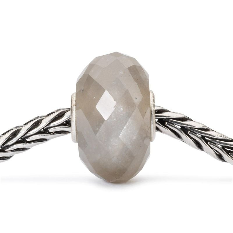 Packshot de la Perle de Bracelet Trollbeads Pierre de Lune Grise, perle en pierre gemme naturelle gr