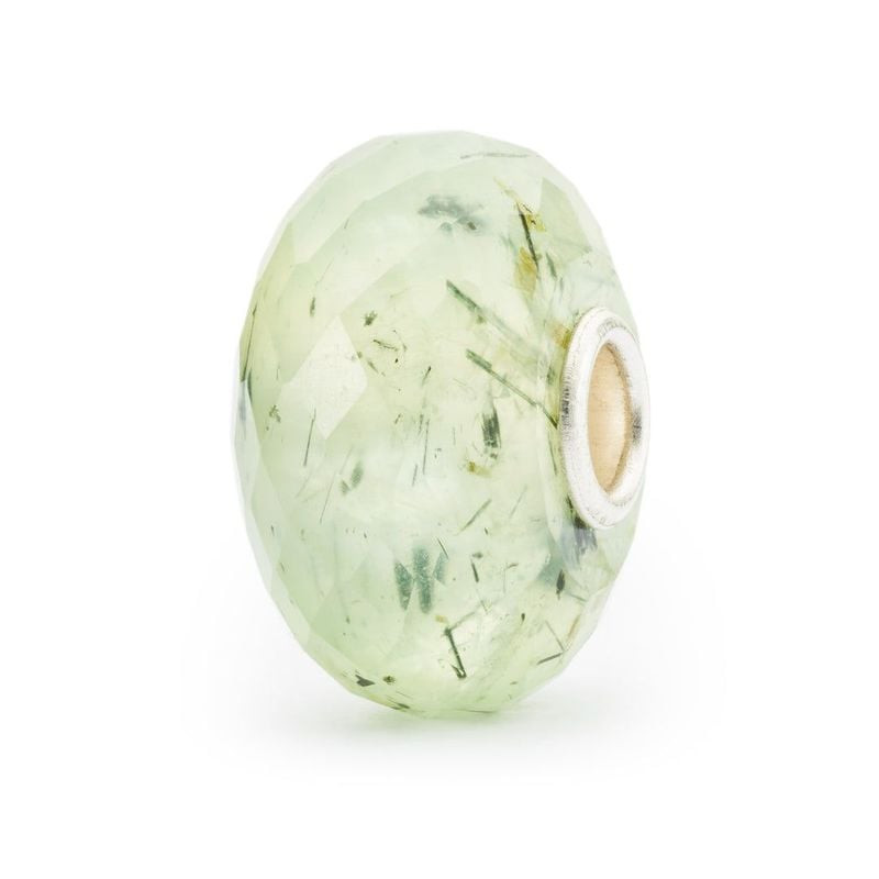 Perle Trollbeads prehnite vert pâle translucide, fines aiguilles de tourmaline et cœur en argent