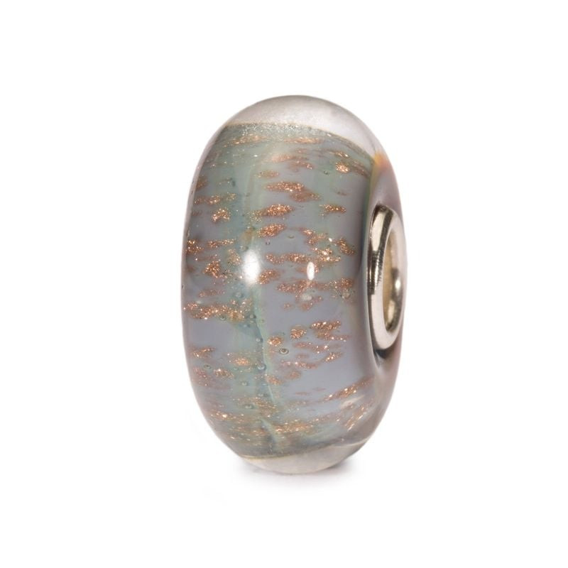 Perle en verre Trollbeads Désert bleu, vue de côté, verre gris-bleu, paillettes cuivrées et cœur en 