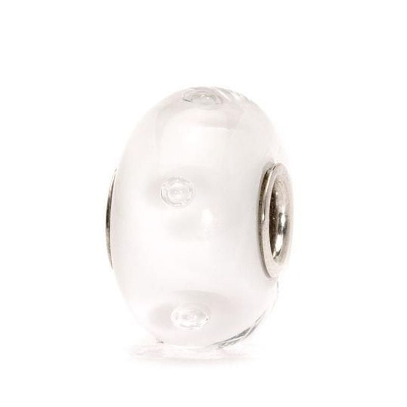 Perle de verre Trollbeads Bulles d'air blanches sur fond blanc, cœur en argent sterling visible sur 