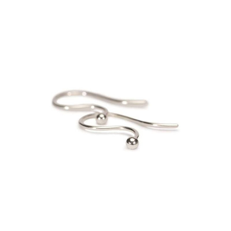 Paire de crochets de boucles d'oreilles Trollbeads en argent sterling poli avec petites billes sur f