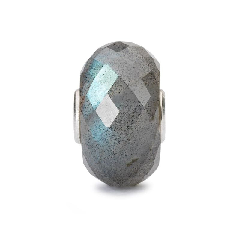 Packshot de la Perle Trollbeads Labradorite Irisée Bleu aux reflets bleu-vert irisés