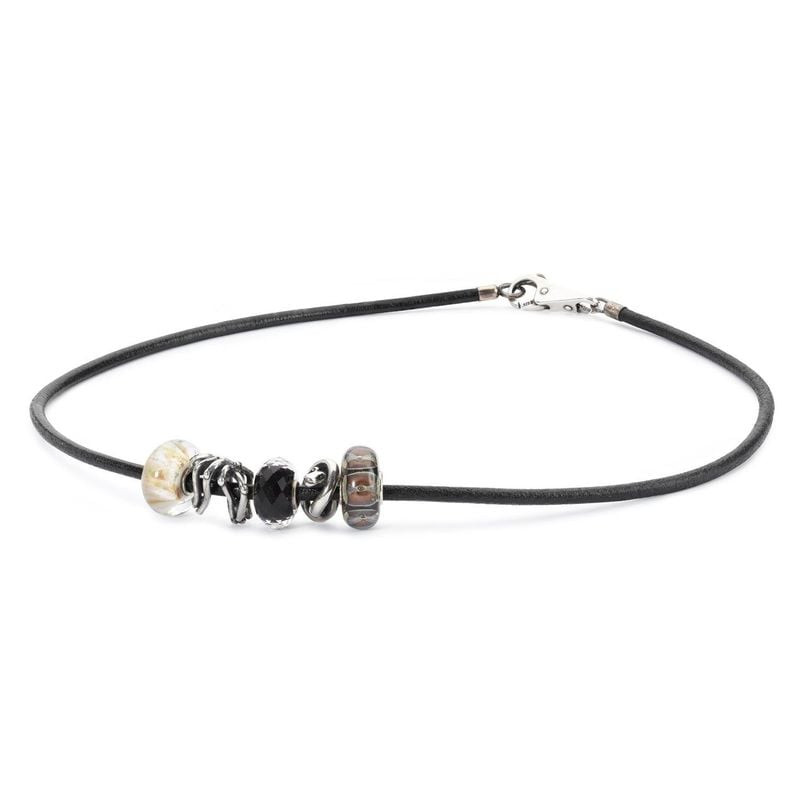 Packshot du Collier Trollbeads en Cuir Véritable Noir, collier en cuir noir pour perles Trollbeads.