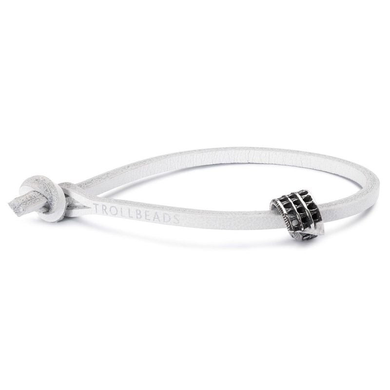 Bracelet Trollbeads Simple Brin Cuir Blanc en cuir véritable, packshot sur fond neutre