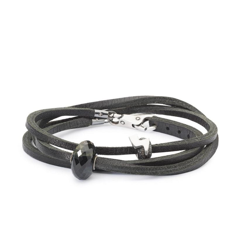 Bracelet Trollbeads en cuir noir enroulé deux fois, orné d'une breloque facettée foncée et d'un ferm