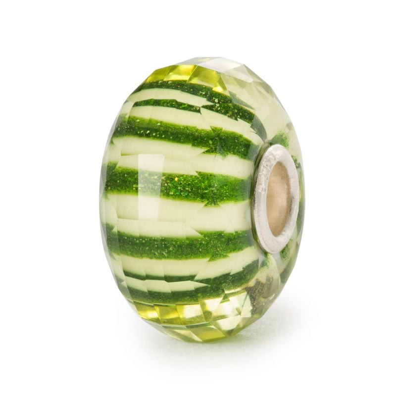 Perle de verre TROLLBEADS HARMONIE VERTE à rayures vertes et côtés facettés