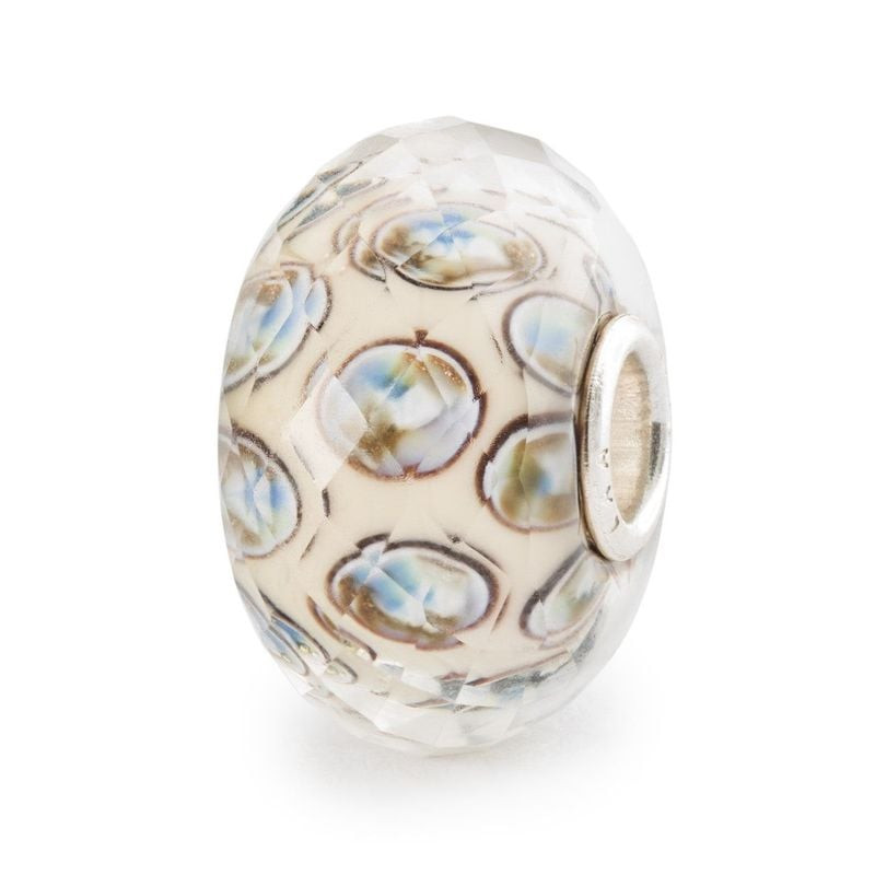 Perle Trollbeads Gouttes de Gentillesse Verre, packshot sur fond blanc, verre soufflé à la main et n