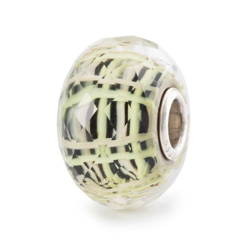 Vue de profil de la perle Trollbeads Panier de l'Espoir avec verre de Murano facetté et âme en argen