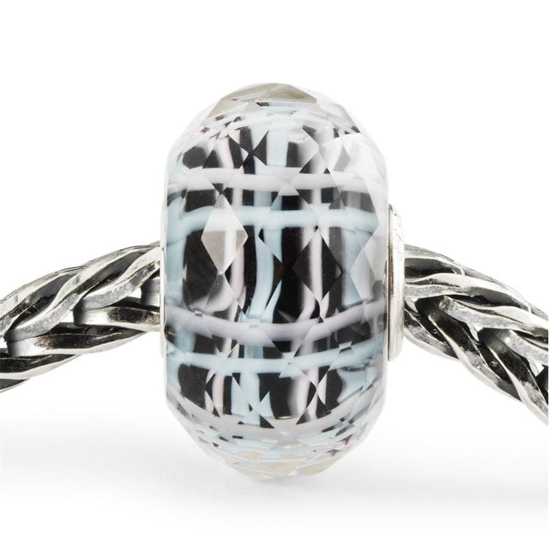 Perle Trollbeads Panier de la Sérénité en verre de Murano facetté, motif panier tressé, sur chaîne e