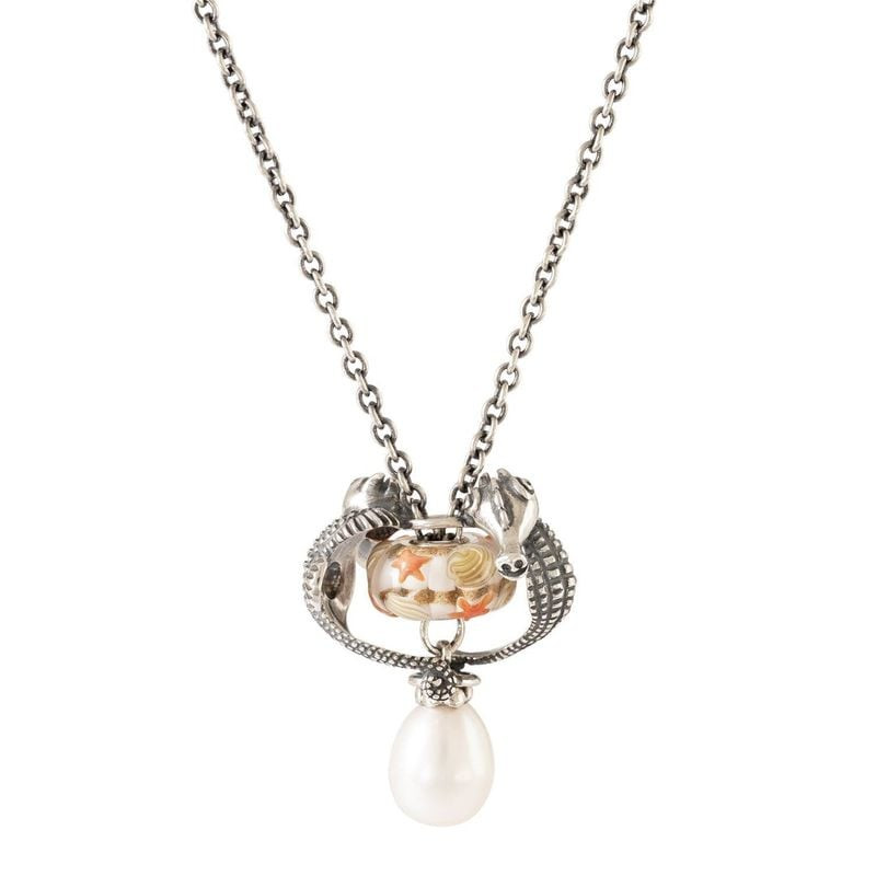 Collier Trollbeads orné de la perle Guidé par les Vagues dans un cadre coquillage en argent avec une