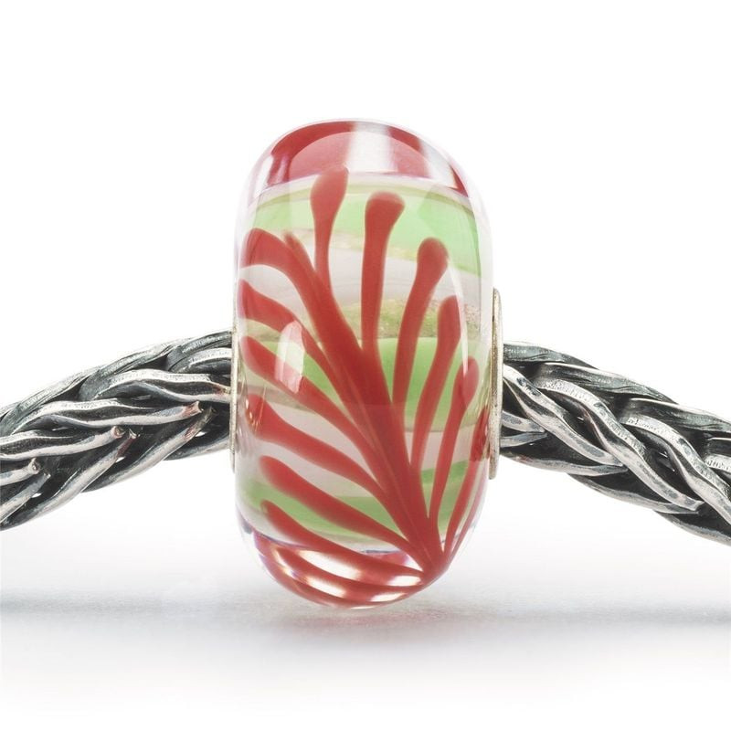 Perle Trollbeads Winged Unity en verre de Murano montée sur un bracelet chaîne en argent, motif d'ai