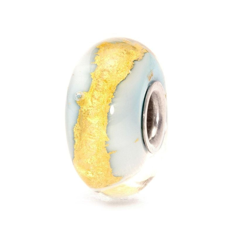 Perle Trollbeads Or bleu clair en verre bleu clair et spirale de feuille d'or 22 carats, âme en arge