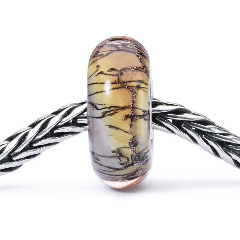 Perle en verre Trollbeads Brume de la forêt sur bracelet Trollbeads en argent, motif brume forestièr