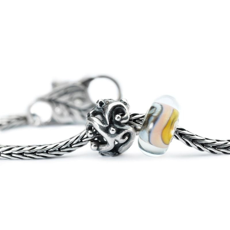 Charm Trollbeads Douceur Verre Argenté Multicolore en ambiance délicate