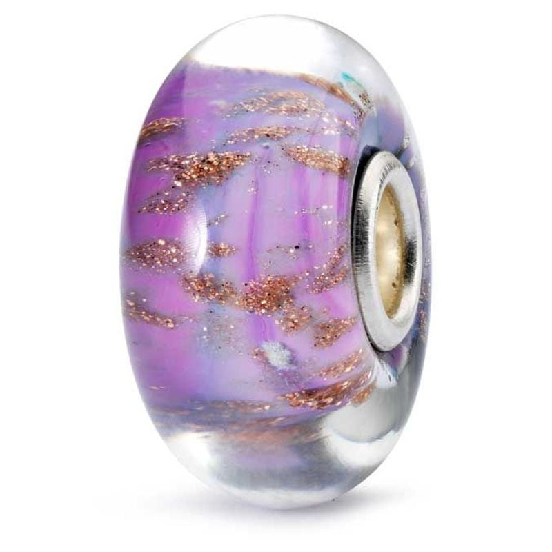 Breloque Trollbeads Ciel Gracieux avec détails scintillants violets, lilas et dorés.