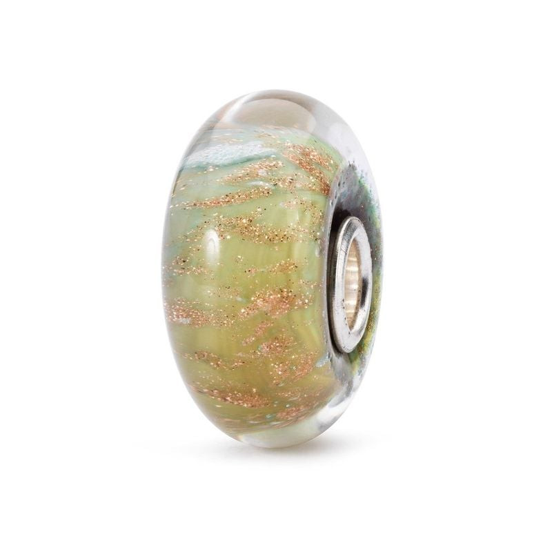 Perle en verre Trollbeads Nuances de Paix, volutes vertes, paillettes cuivrées et cœur en argent sur