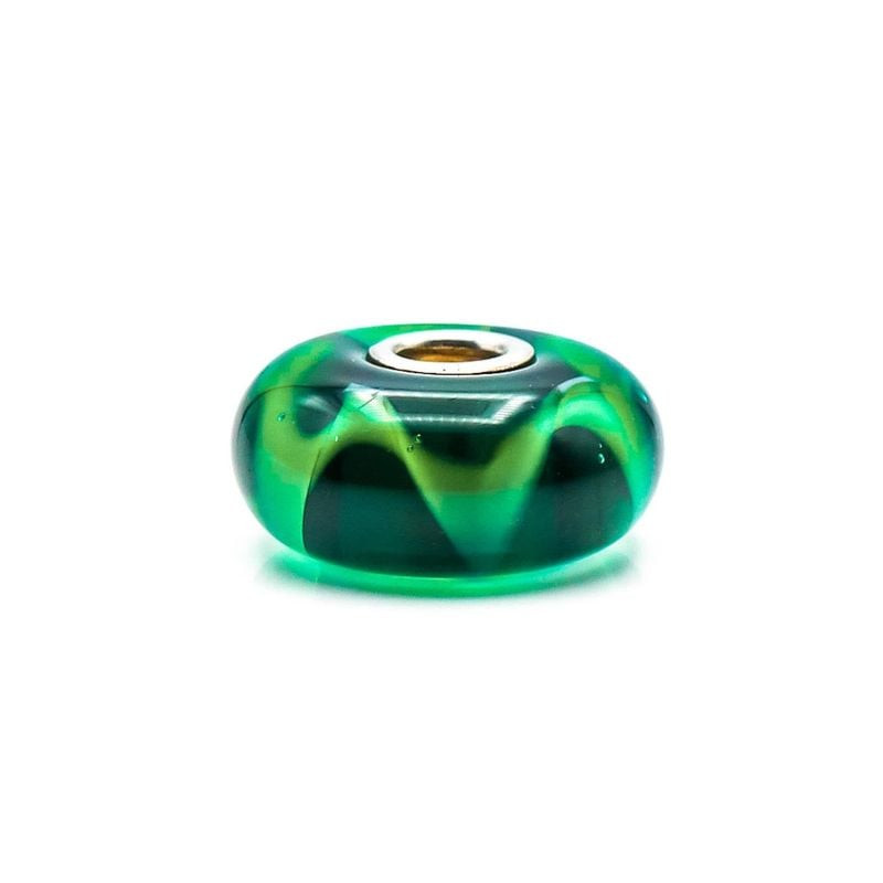Perle Trollbeads Vague Verte Verre Vert en verre artisanal, packshot sur fond blanc