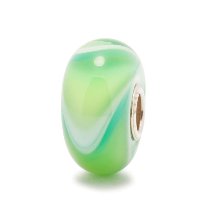 Perle Trollbeads Tatou Verre Vert, perle artisanale en verre de Murano vert, vue packshot.