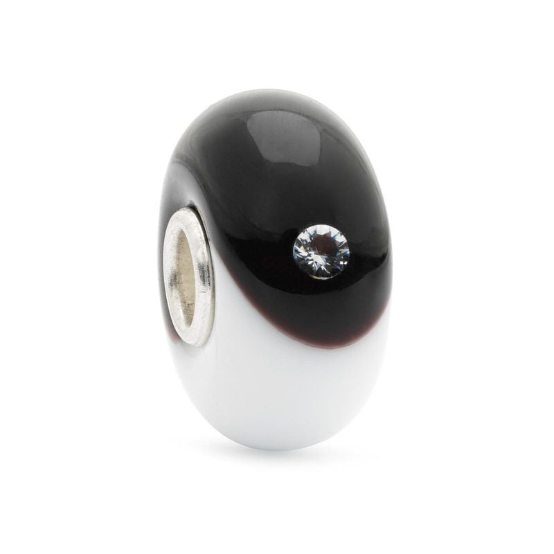 Packshot de la perle Trollbeads Parfait Équilibre Yin Yang Verre, verre soufflé à la main et zircone