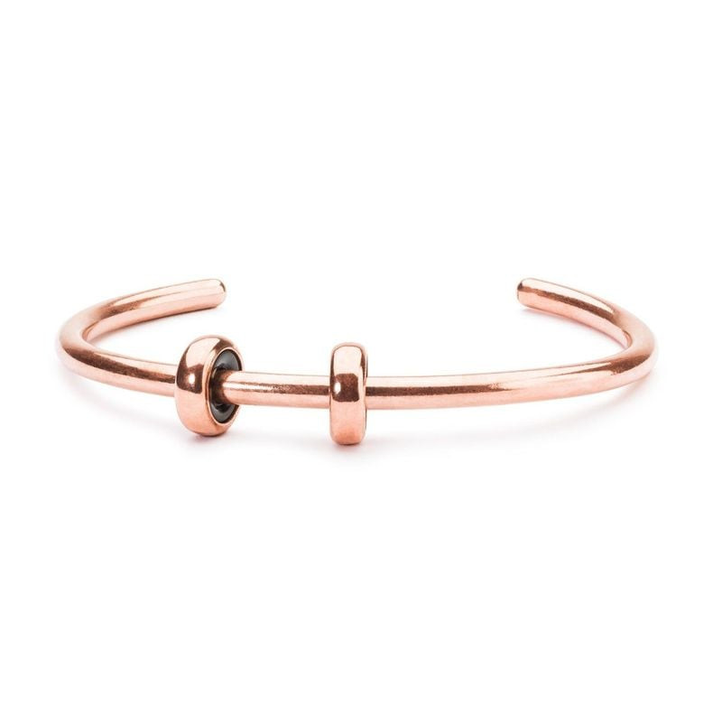 Jonc ouvert Trollbeads en cuivre avec deux anneaux stoppeurs en cuivre espacés sur le jonc