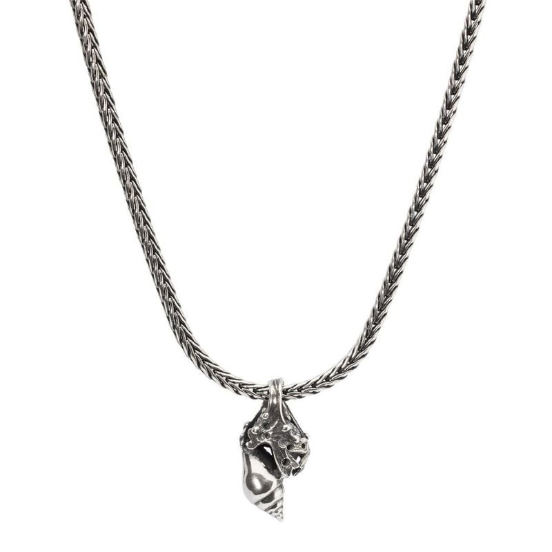 Pendentif Trollbeads Coquille Océan Argenté en argent 925 sur fond marin, ambiance océan