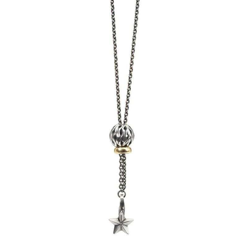 Pendentif étoile Trollbeads Faites un vœu porté sur un collier avec une perle argentée et un anneau 