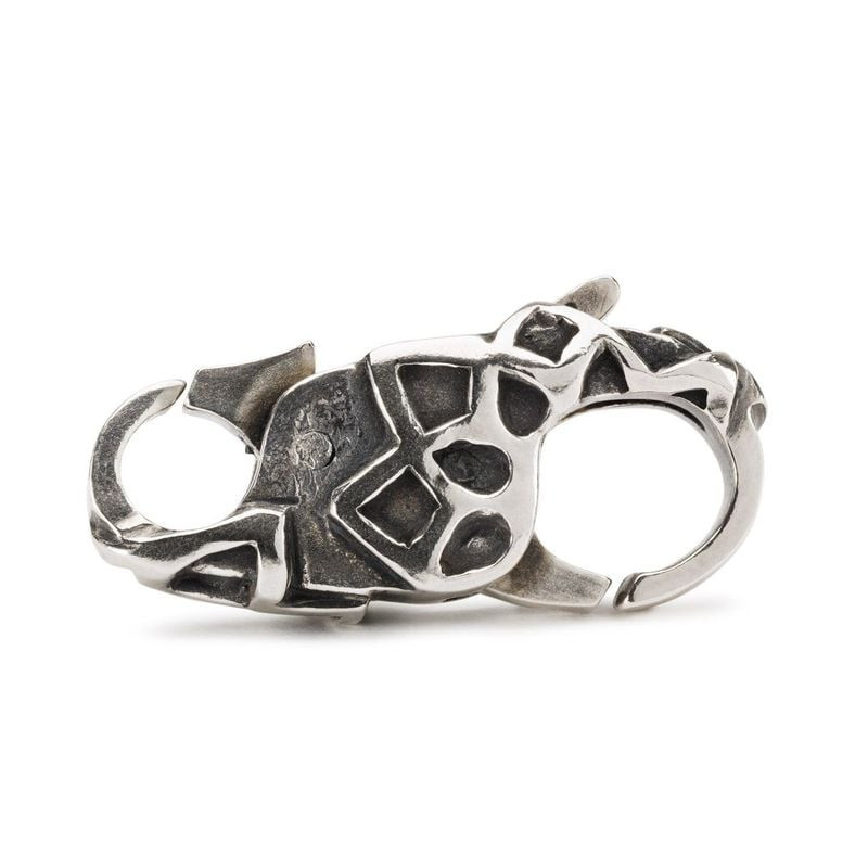 Fermoir Trollbeads Mandala en argent vu de face sur fond blanc, mettant en valeur son motif géométri