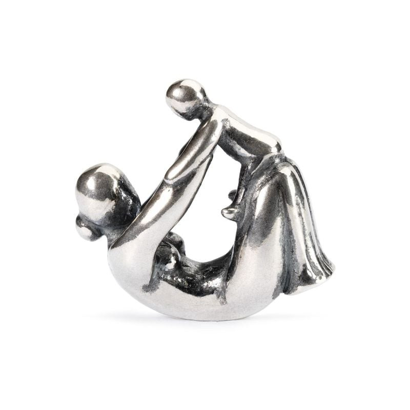 Perle Trollbeads Mamie en argent sterling représentant une grand-mère et un enfant qui s'enlacent, s