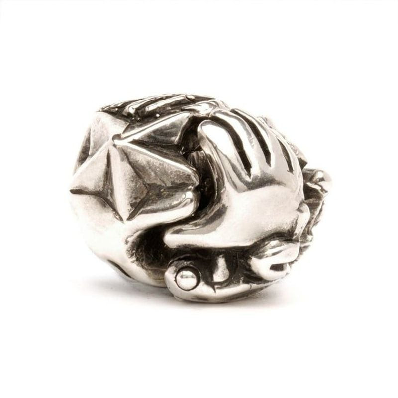 Perle de Charme Trollbeads Beads Porte-Bonheur Argenté en argent 925 sur fond blanc