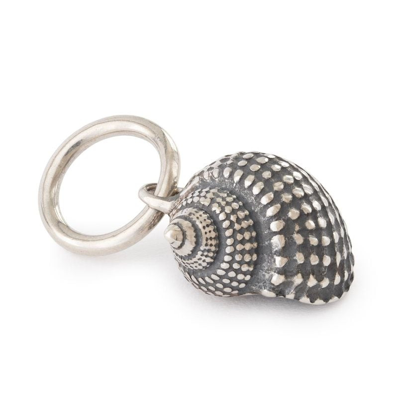 Packshot de la Perle Trollbeads Pompon Lié à la Vague Argenté, bijou en argent 925 sur fond neutre.