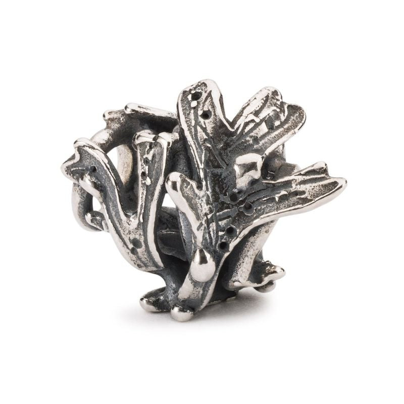 Perle de charme TROLLBEADS Algue Argenté en argent 925 sur fond blanc.