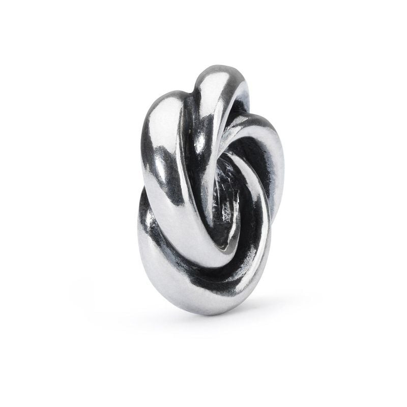 Perle Trollbeads Immensité en argent sterling avec motif de nœud infini torsadé sur fond blanc uni