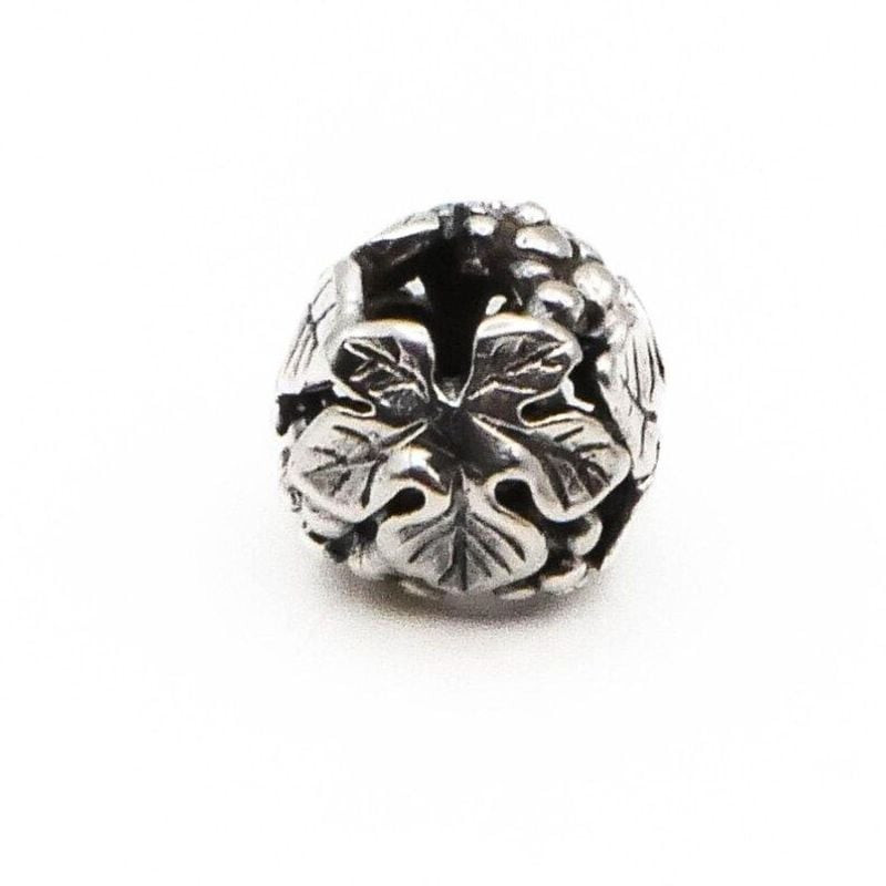 Packshot de la perle Trollbeads Vendemmia Raisins Argenté, argent sterling, motif raisin.