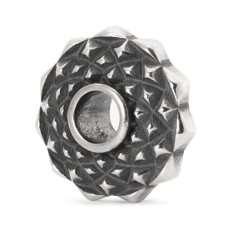 Vue de face de la perle Trollbeads Kaléidoscope en argent massif 925 avec motif kaléidoscopique géom