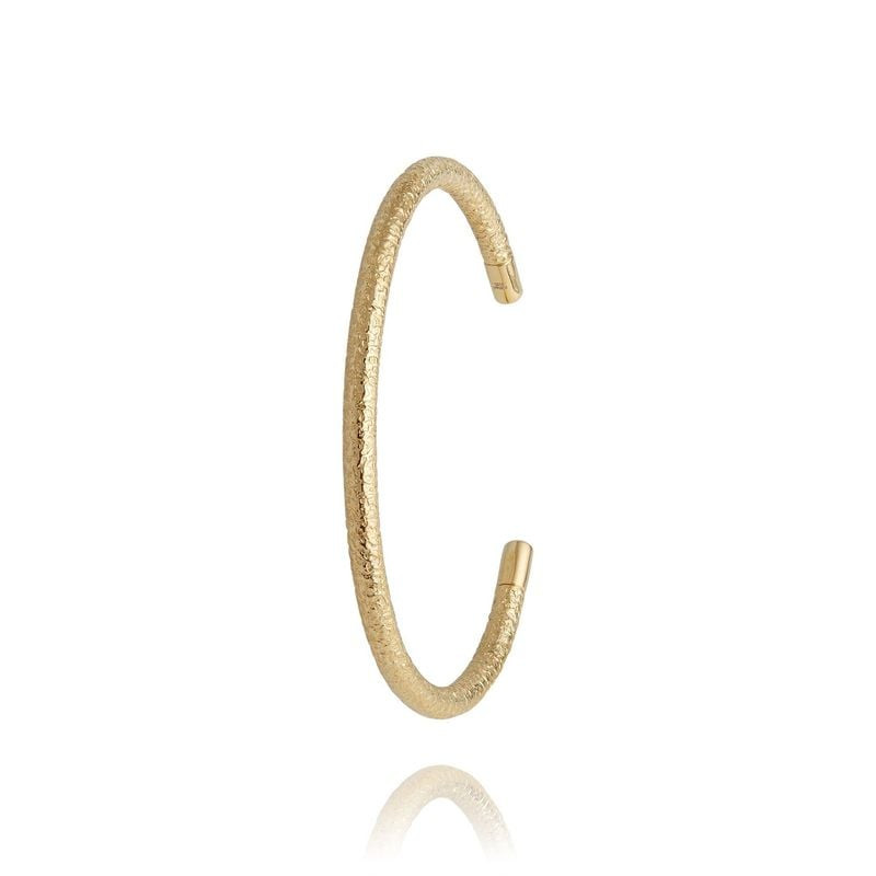Bracelet jonc LOUISE GARDEN Savane en acier doré texturé, packshot sur fond neutre