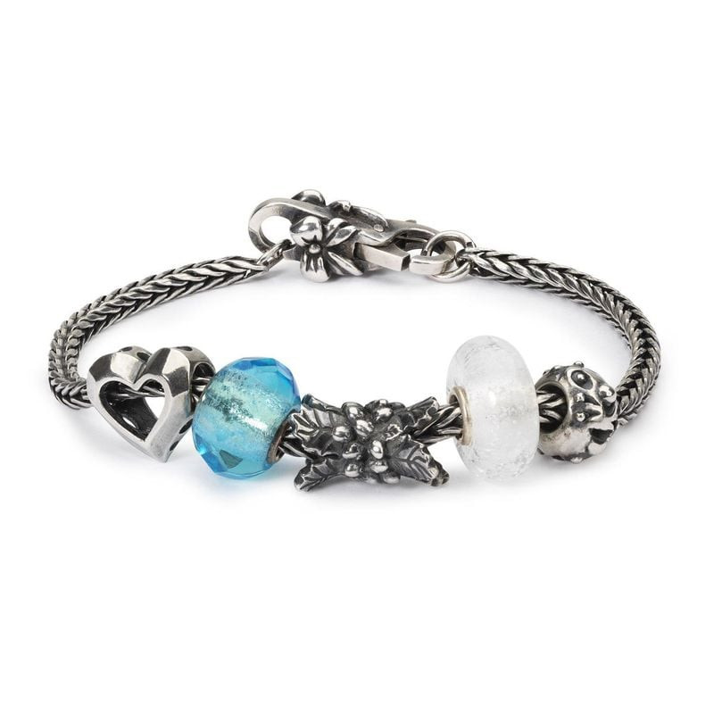 Perle Trollbeads Étrange Créature Argenté en argent 925, présentée dans une ambiance TROLLBEADS